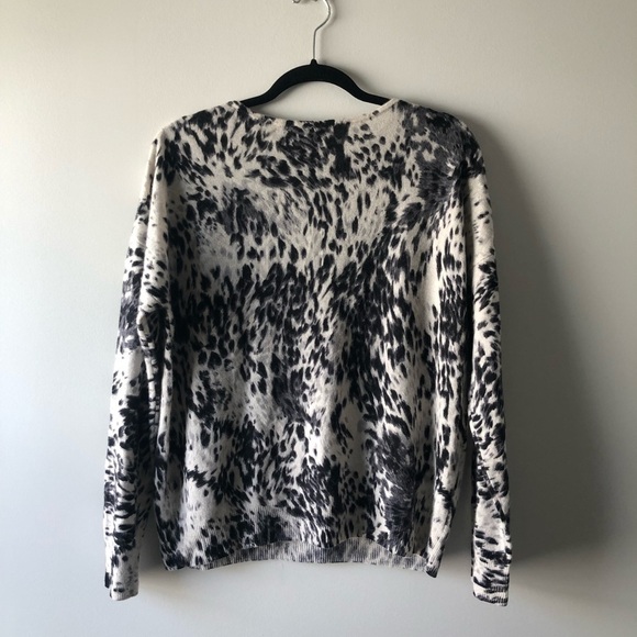 Amicale leopard print  grey & cream 100% cashmere sweater - Picture 6 of 6